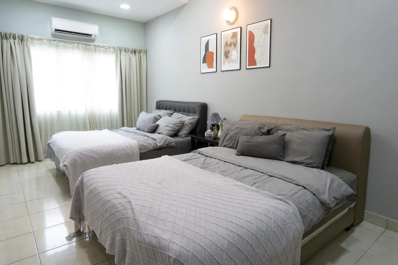 Spacious 5-Bedroom Holiday Home: Family Gatherings & BBQ Paradise Kuala Lumpur 0*,  Malaysia