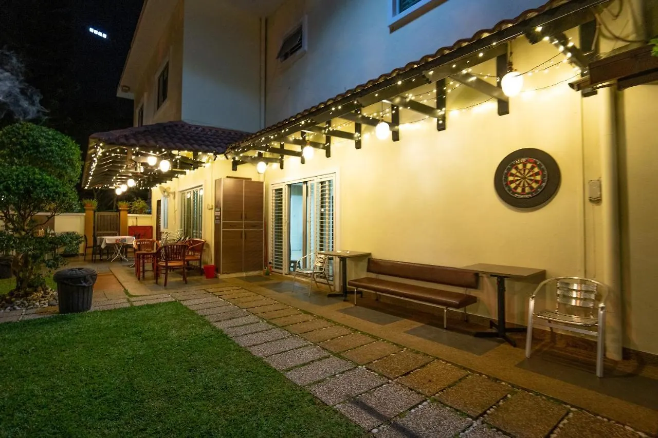 Spacious 5-Bedroom Holiday Home: Family Gatherings & BBQ Paradise Kuala Lumpur