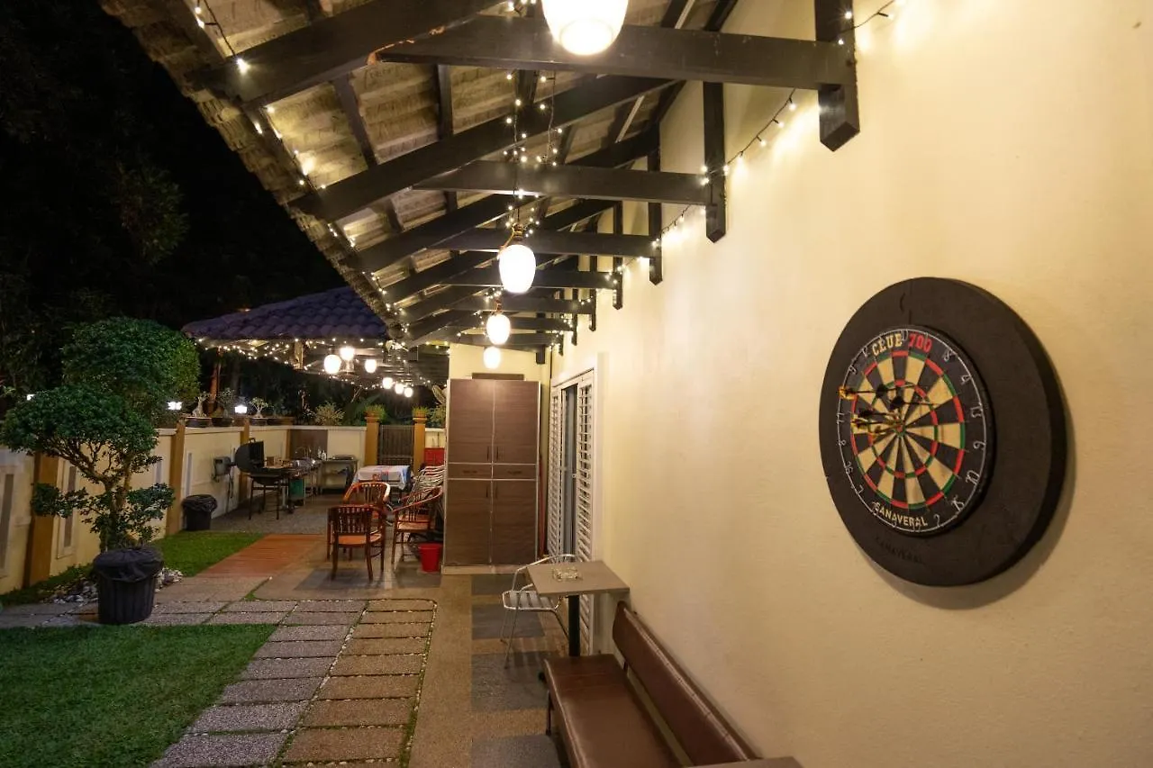 Spacious 5-Bedroom Holiday Home: Family Gatherings & BBQ Paradise Kuala Lumpur 0*,  Malaysia