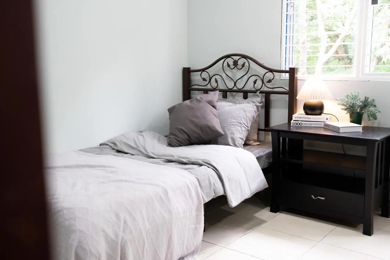 Spacious 5-Bedroom Holiday Home: Family Gatherings & BBQ Paradise Kuala Lumpur