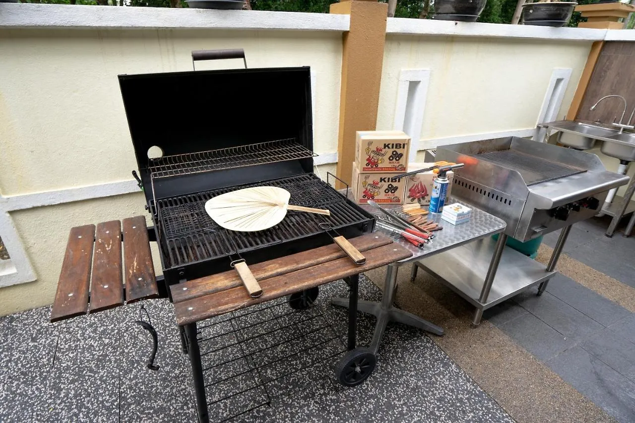 Spacious 5 Bedroom Holiday Home Perfect For Gatherings Bbqs Rumah Holiday Big 5Br House For 20 Guests - Ideal For Family Celebrations 宽敞整栋别墅 5 间大房间 20人 家庭聚会 生日派对 烧烤聚会 Kuala Lumpur