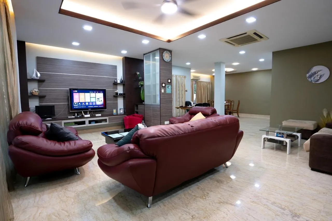 Spacious 5-Bedroom Holiday Home: Family Gatherings & BBQ Paradise Kuala Lumpur Malaysia
